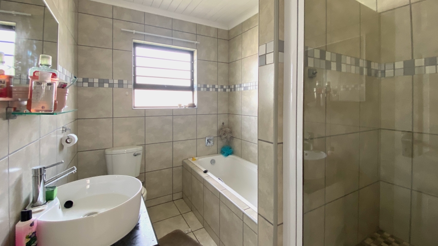 3 Bedroom Property for Sale in Laaiplek Western Cape